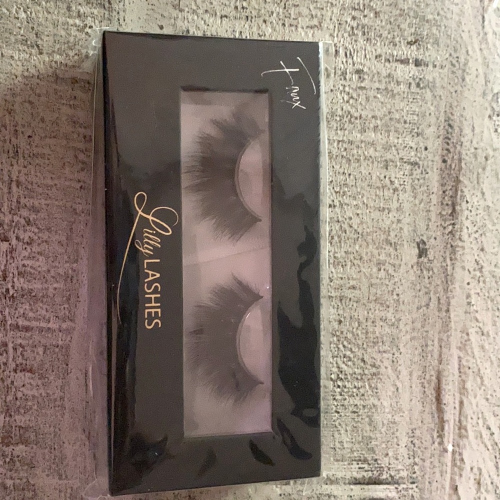 Lilly lashes